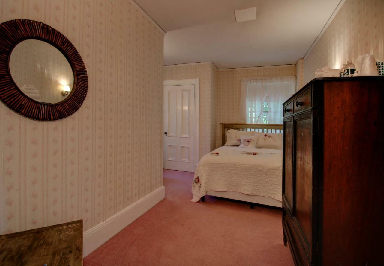 Old Corner Inn Manchester-by-The-Sea Экстерьер фото