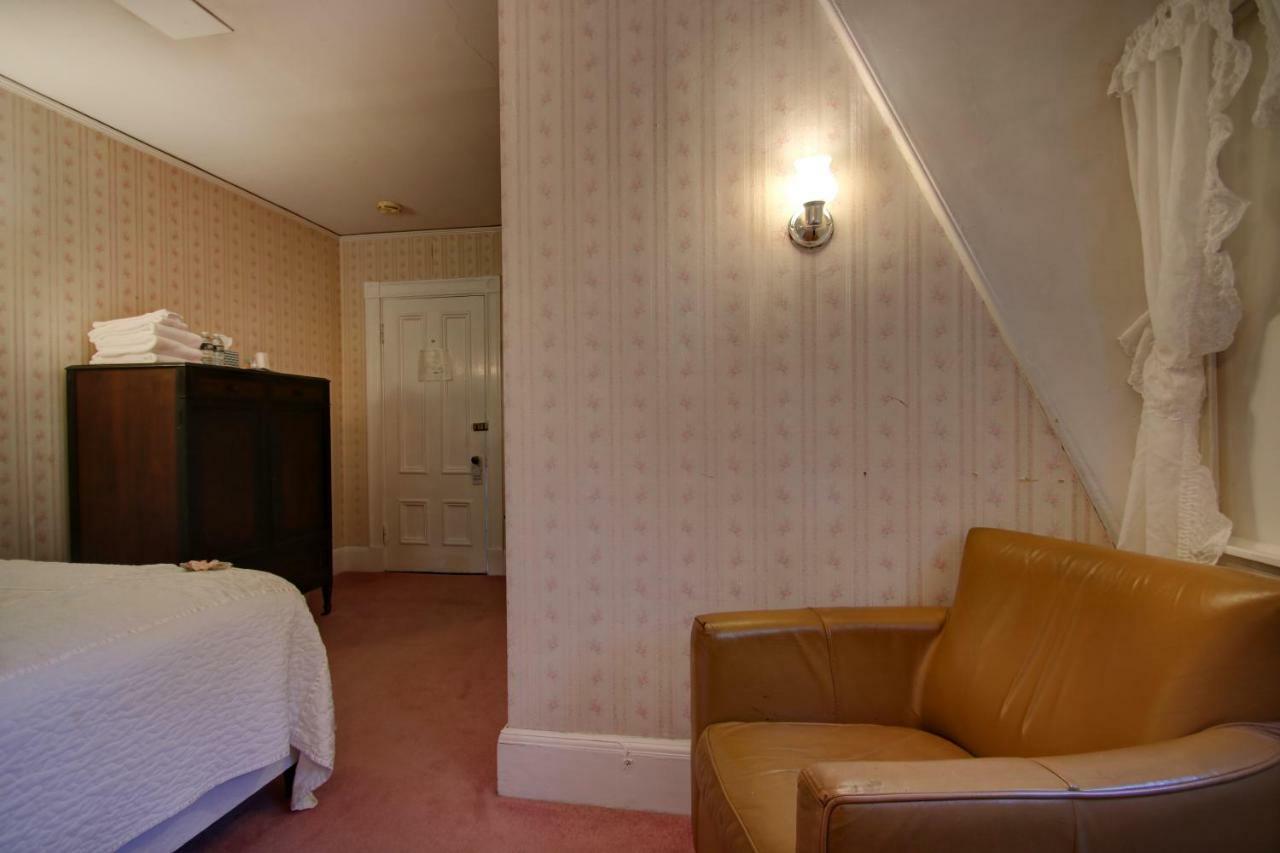 Old Corner Inn Manchester-by-The-Sea Экстерьер фото